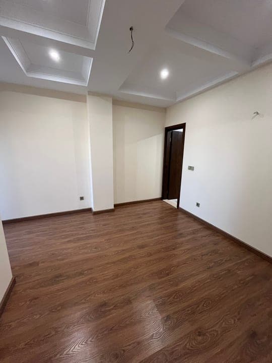 فروش آپارتمان 155 متر دیباجی نوساز با 2 پارکینگ سندی